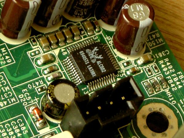 Микросхема аппаратного аудиокодека Realtek