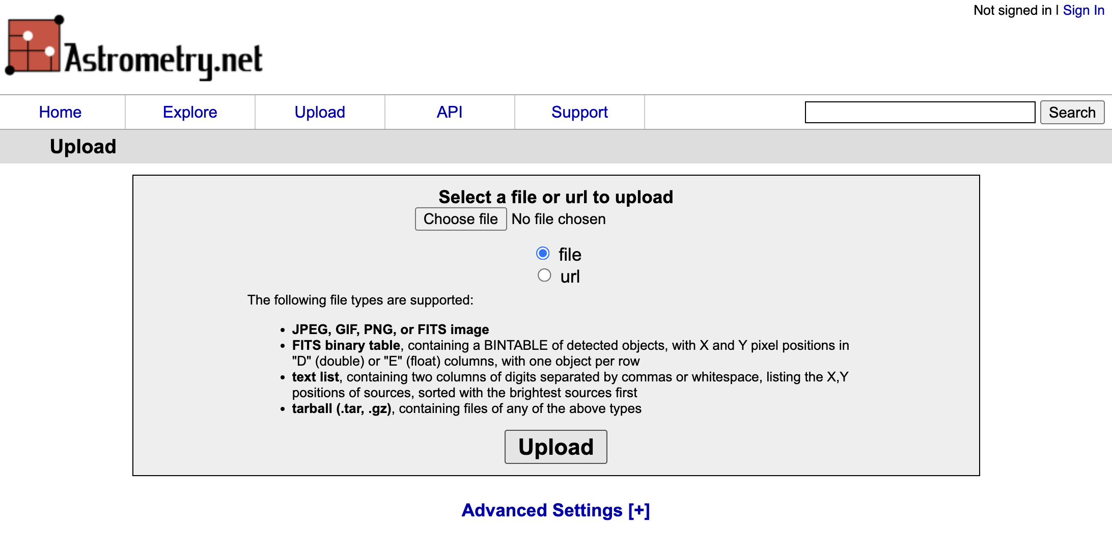Страница Upload Astrometry.net с выбором файла или URL и раскрываемыми Advanced Settings