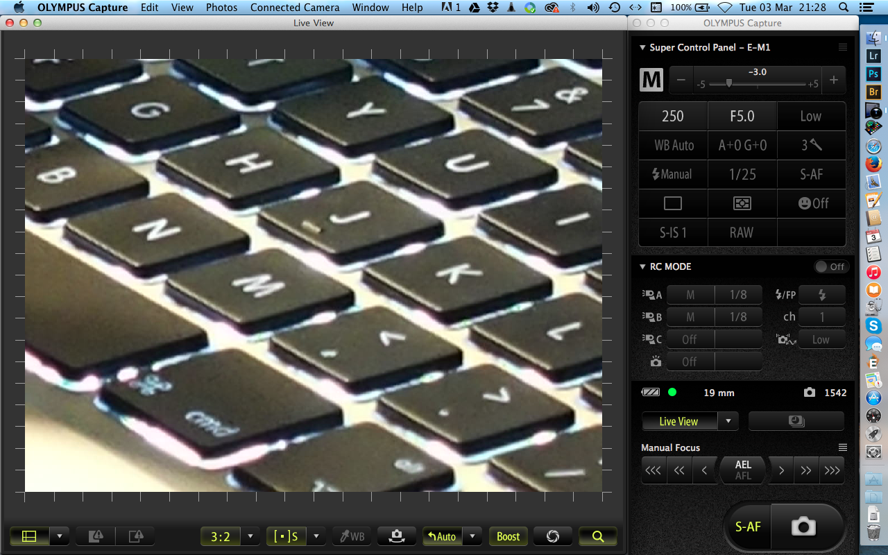 Увеличенный Live View Olympus Capture для точной фокусировки