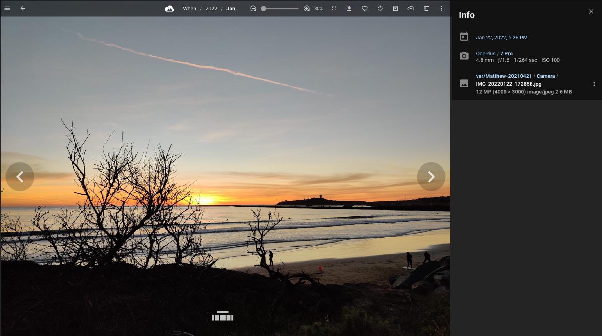 Просмотр фотографии и сведений в PhotoStructure