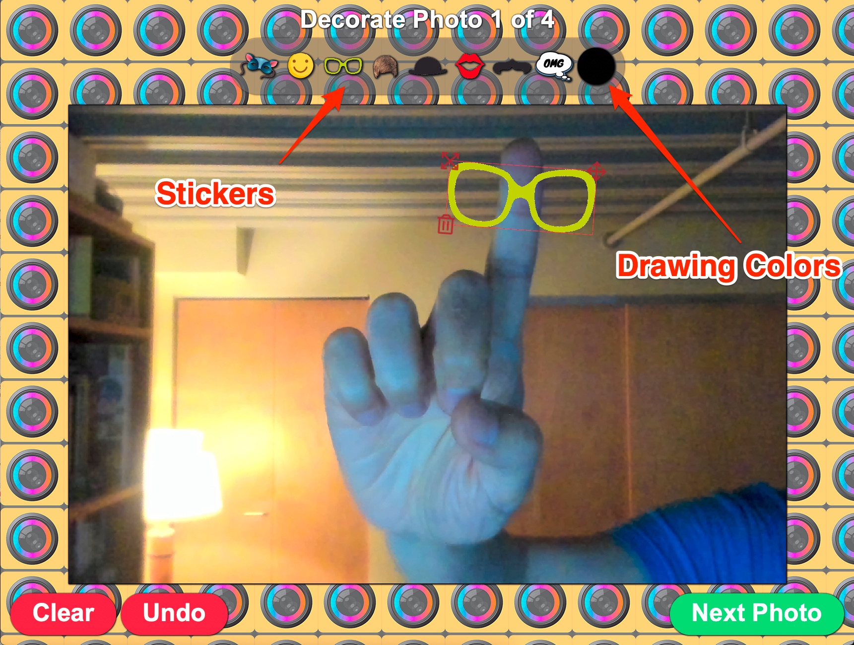 Экран украшения фотографии с рисунком и стикерами в Sparkbooth