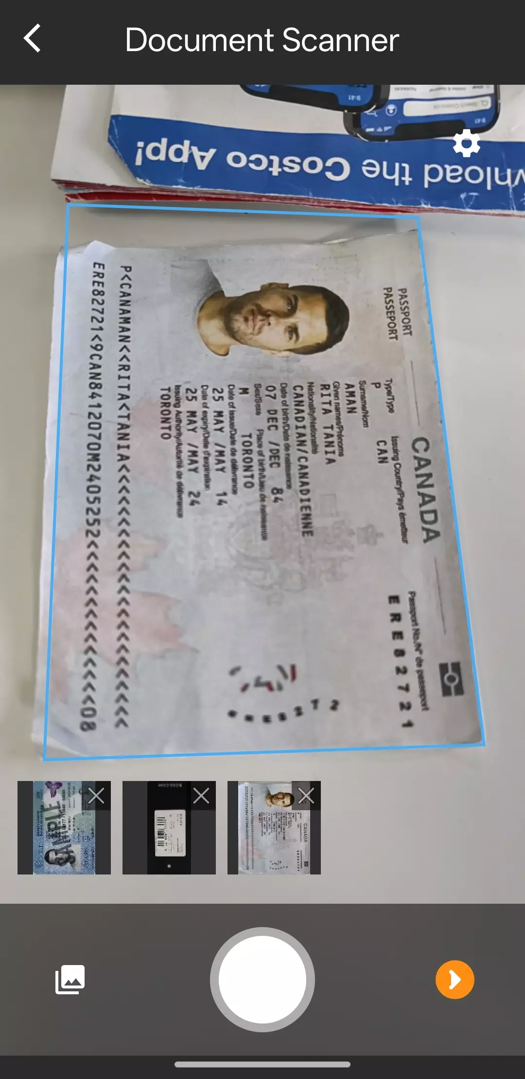 Мобильный экран Document Scanner с подсвеченным контуром удостоверения