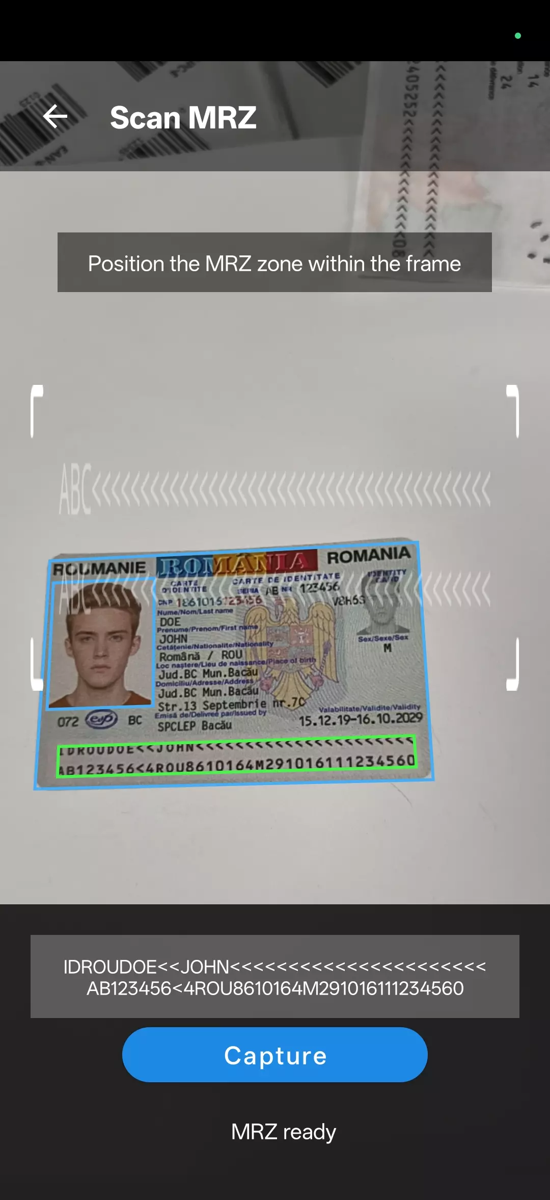 Мобильный экран Scan MRZ с направляющей и распознанной строкой