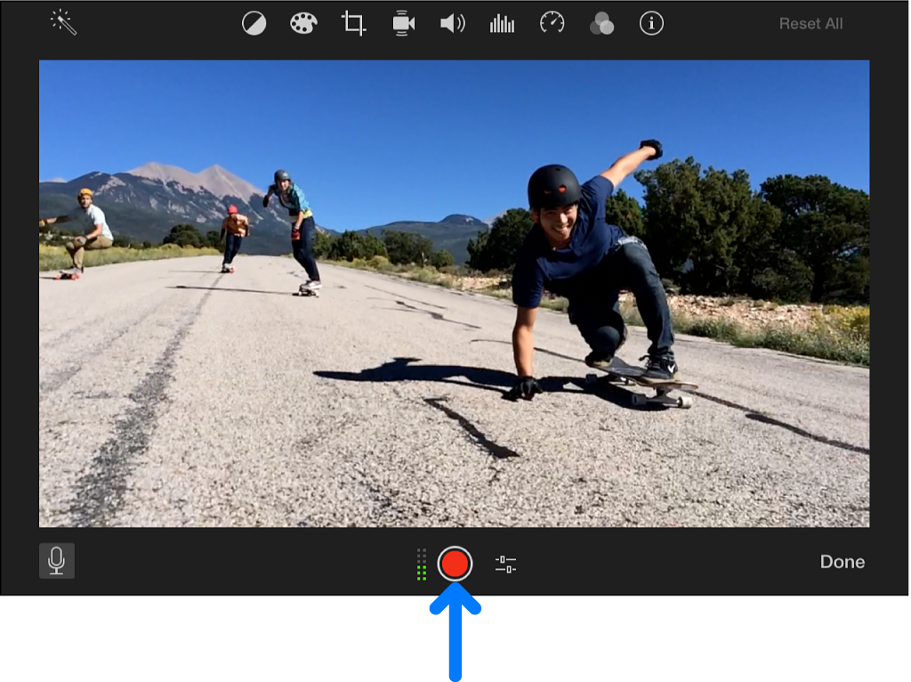Окно записи Voiceover в iMovie: красная кнопка Record и Done