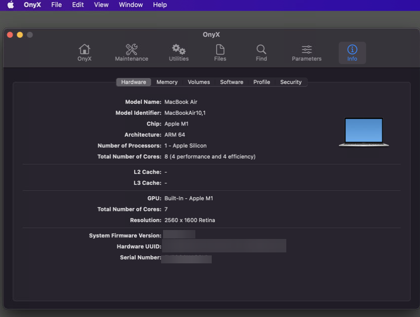Главное окно OnyX с разделом Info и верхней панелью OnyX, Maintenance, Utilities, Files, Find, Parameters, Info