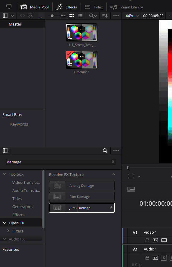 Скриншот DaVinci Resolve: настройка glitch-перехода и параметров эффекта
