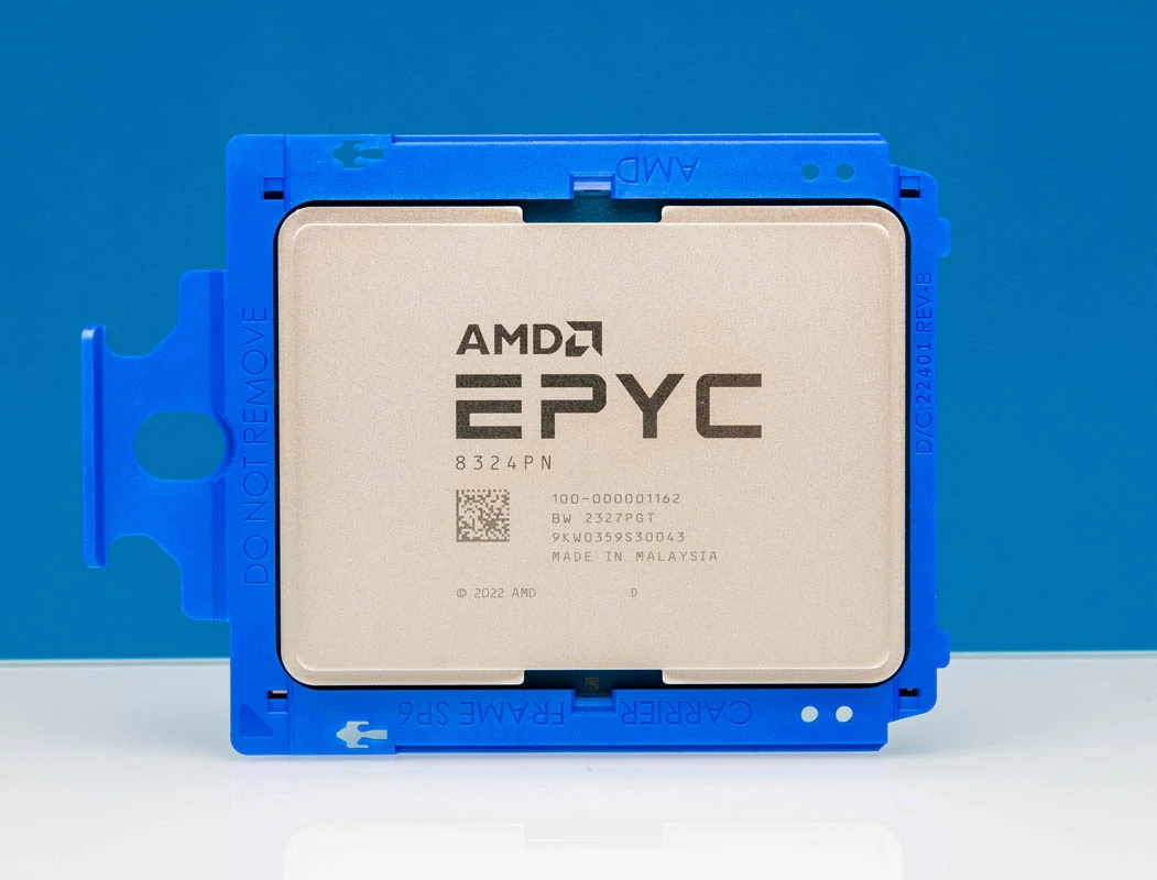 AMD EPYC 8324PN, реальная фотография процессора с маркировкой 8324PN и OPN 100-000001162