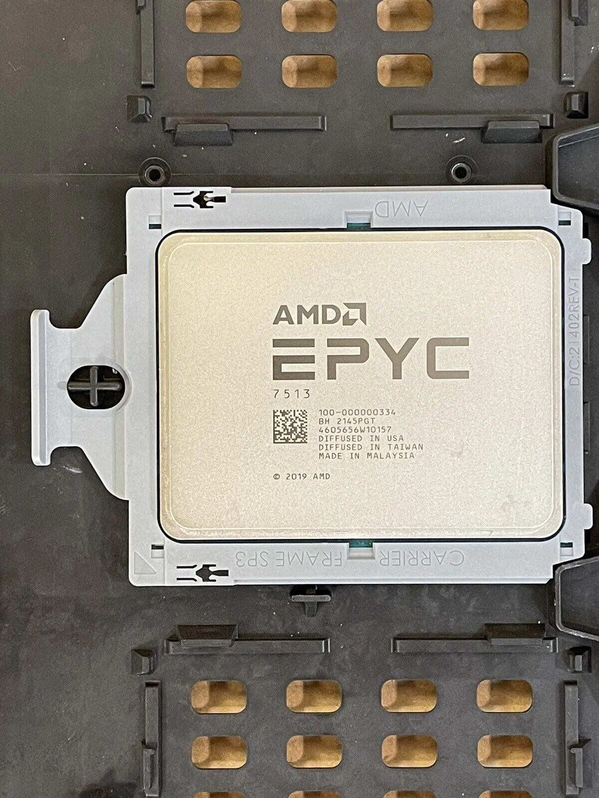 AMD EPYC 7513 с маркировкой 100-000000334