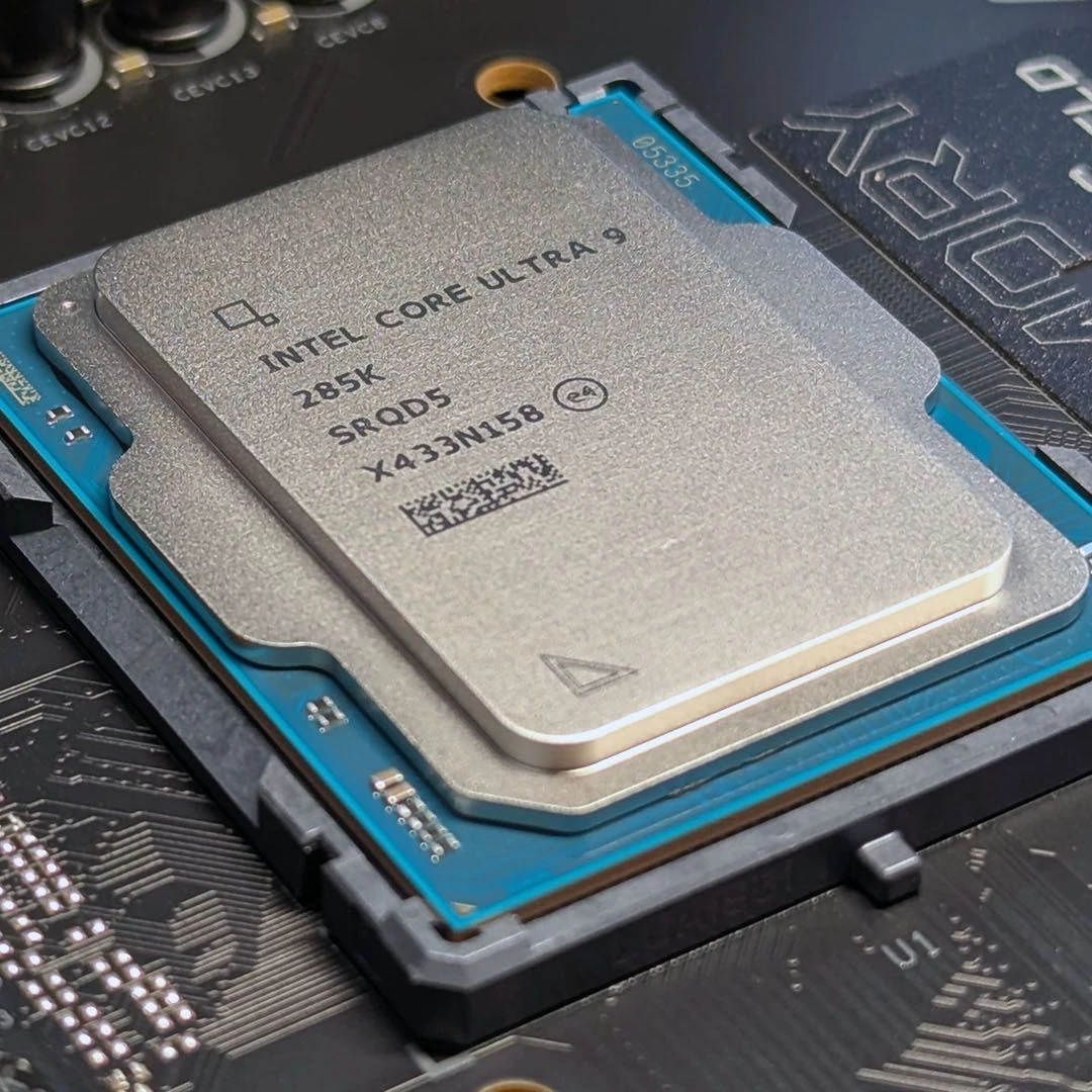 Intel Core Ultra 9 285K в сокете LGA1851