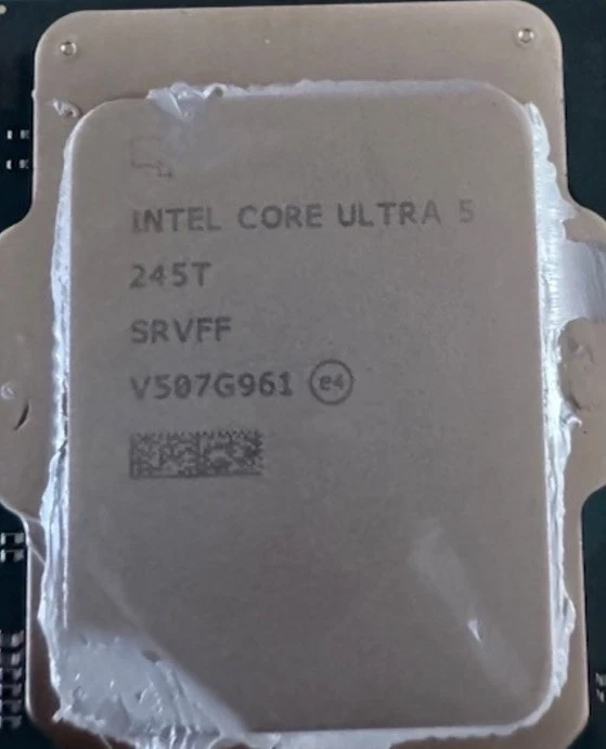 Intel Core Ultra 5 245T с маркировкой SRVFF