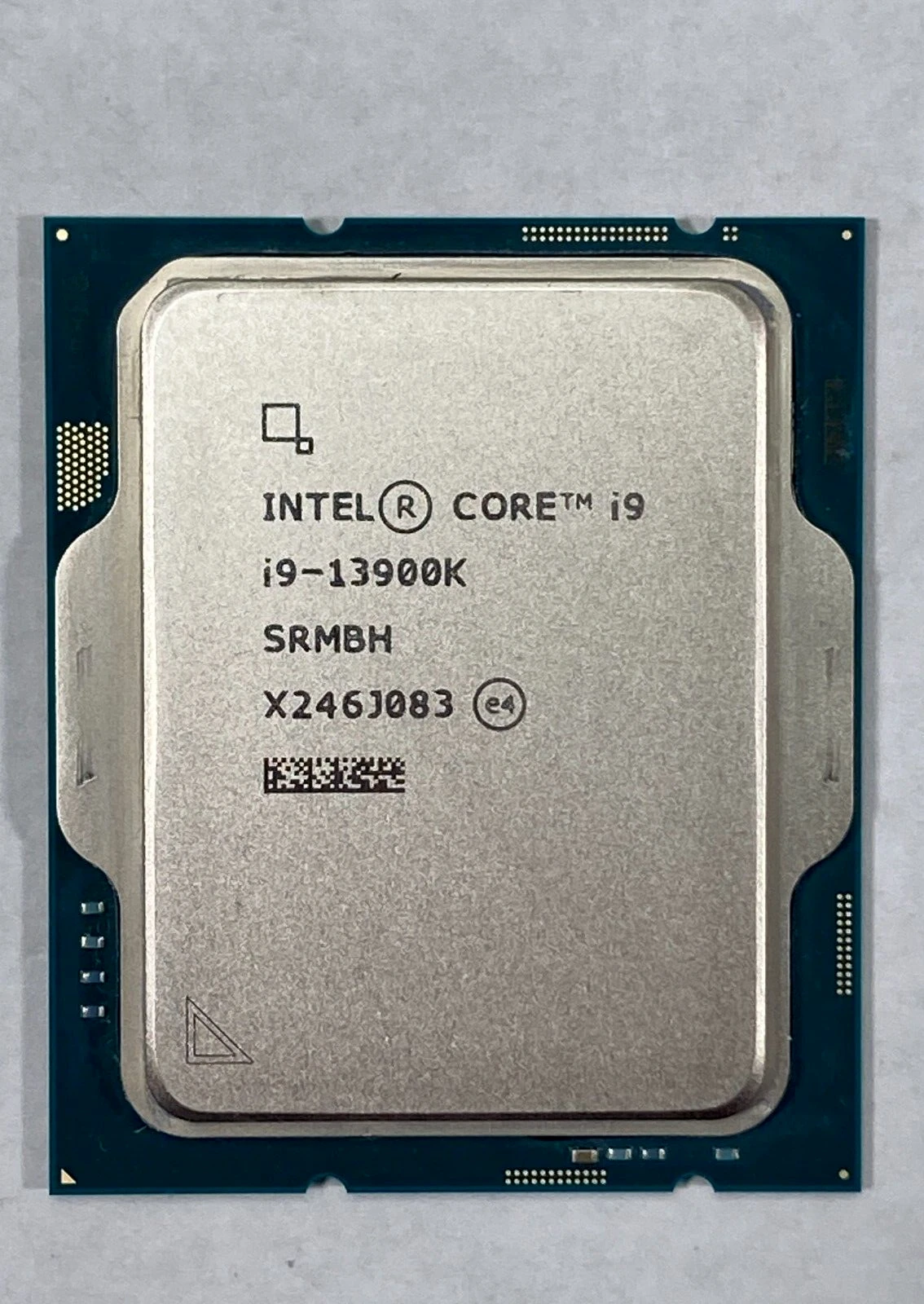 Intel Core i9-13900K SRMBH, реальная фотография процессора