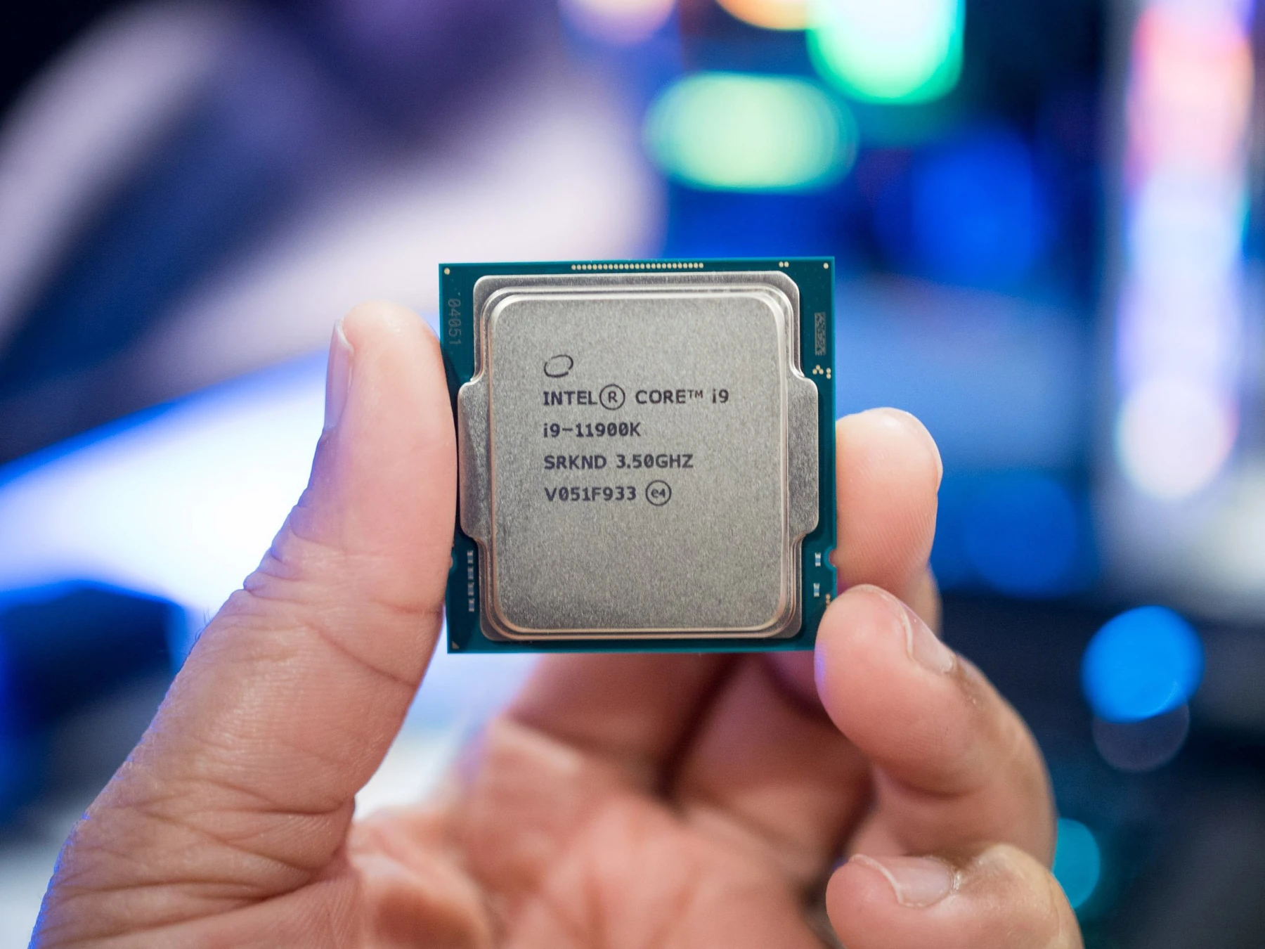 Intel Core i9-11900K SRKND, вид на теплораспределительную крышку