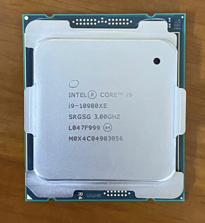 Intel Core i9-10980XE Extreme Edition с маркировкой SRGSG