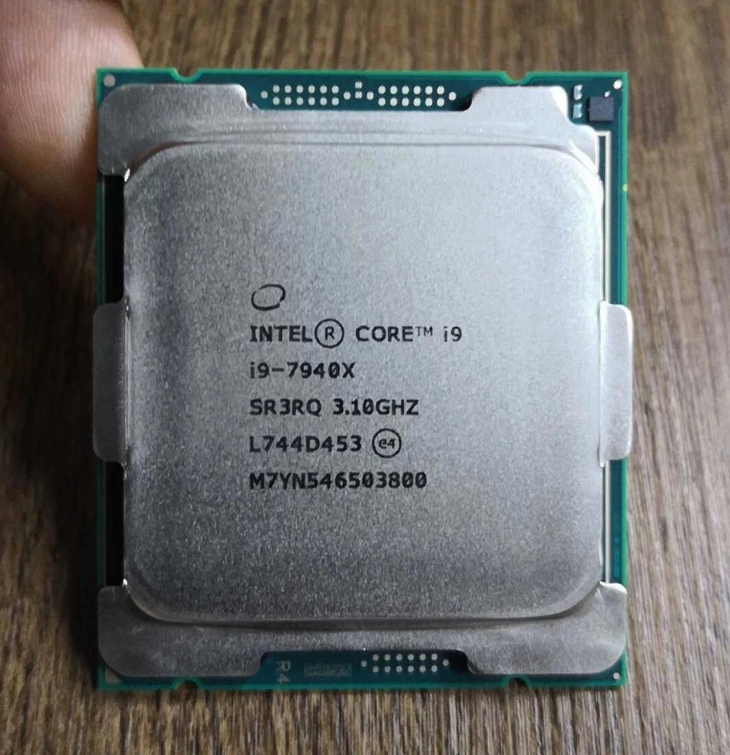 Intel Core i9-7940X X Series с маркировкой SR3RQ 3.10GHz