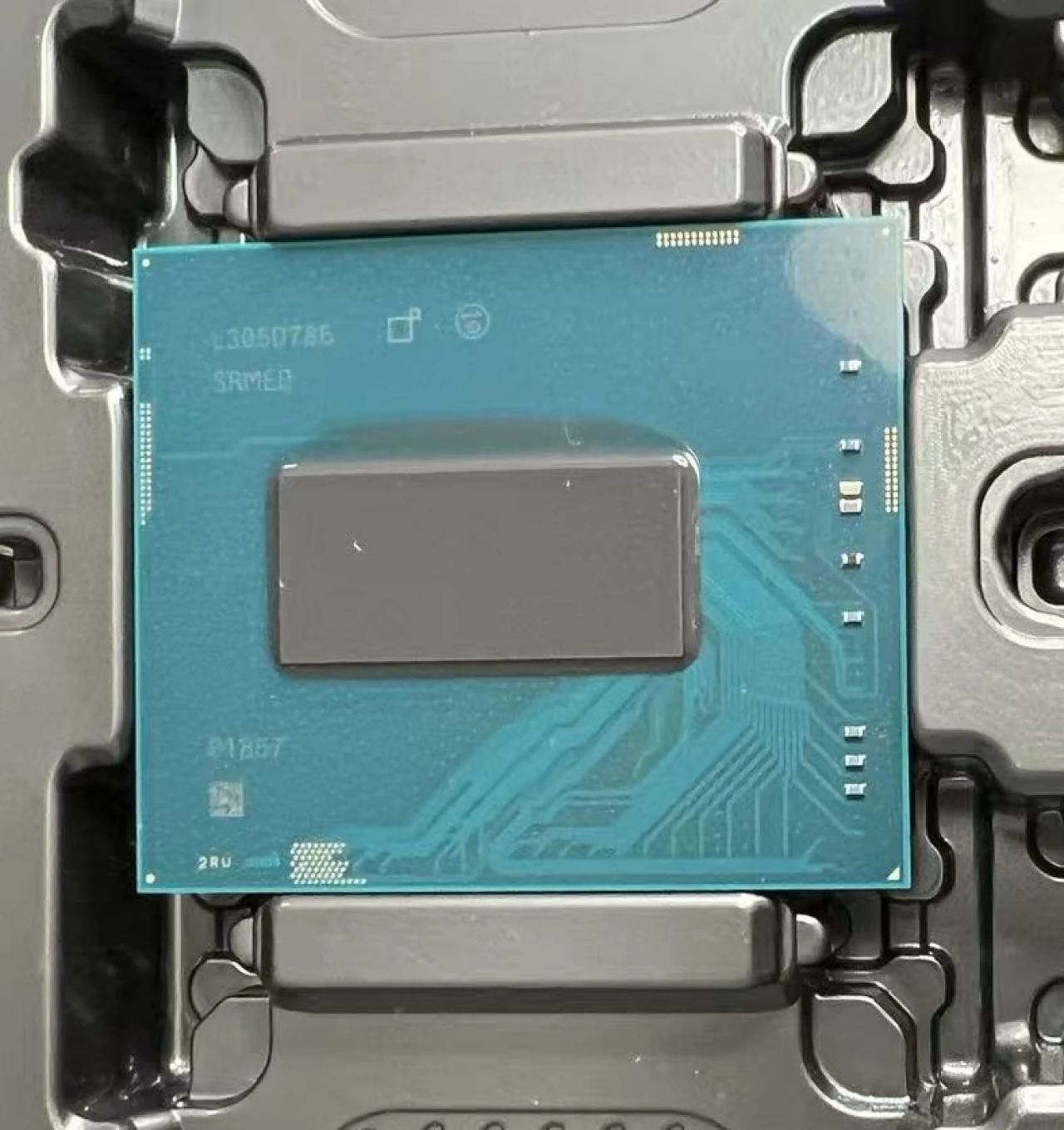 Intel Core i7-13650HX SRMED FCBGA1964