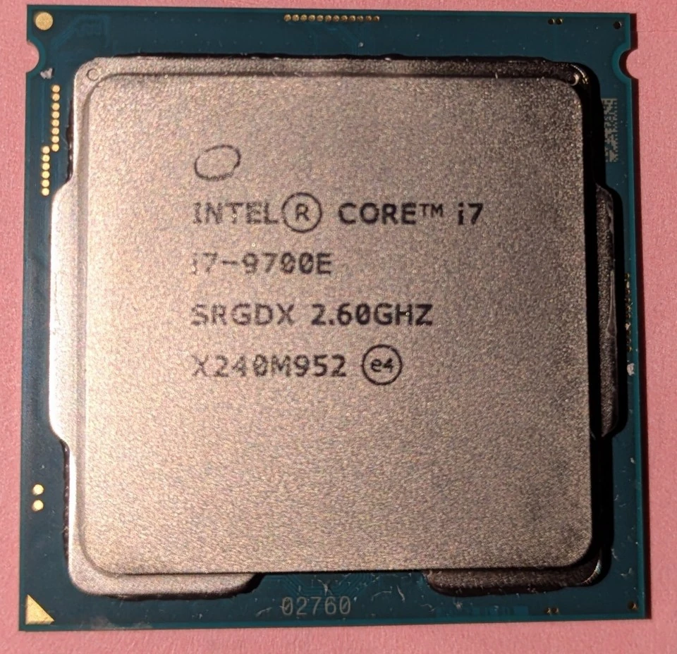 Intel Core i7-9700E с маркировкой SRGDX, 2.60 GHz
